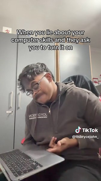 Humorous Computer Skills Memes and Scenarios