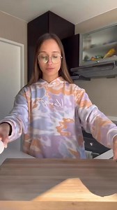 289K views · 10K reactions | Para romperla toda en la merienda del finde MINI COOKIES CON CHOCOLATE CALIENTE. INGREDIENTES: -100g de manteca. -160g de azúcar. -1 huevo. -180g de harina leudante. -50g de chocolate. -500ml de leche. -1C de fécula de maíz. -1C de cacao amargo. -50g de chocolate. -2C de azúcar. Son lit una locura. Lo prueban y después me cuentan. Atte: Kuli✨. | Kulinaria.recetas | Facebook