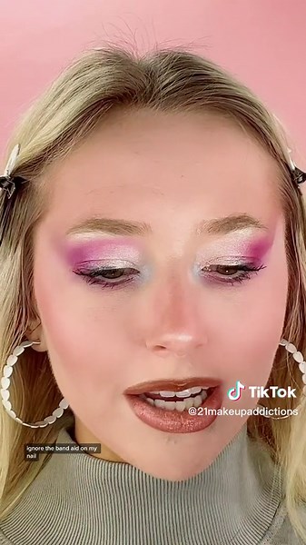 Setting My Makeup with a Huge Powder Puff..?😅