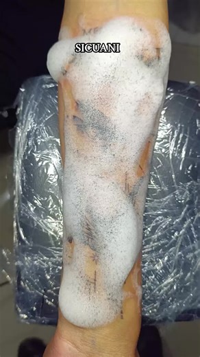 Con toda la actitud, doy inicio a este nuevo año 2026, con este tatuaje 😎💥🔥💫 Para consultas y más información al Wsp 929842370 #tatuaje #sicuani #2026 #tattoo