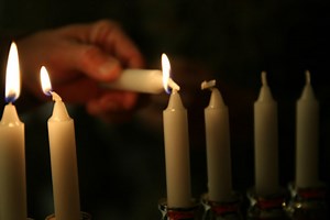 How are Hanukkah Candles Lit?