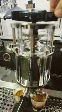 Espresso with the kvdw speedster - with prefusion at Cafe Cagliari Gran Café