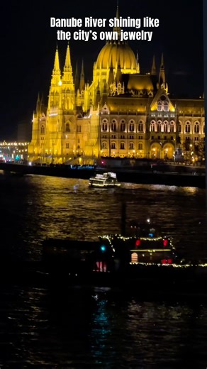 🇭🇺The Danube at night… where Budapest truly glows.🌟#budapest #travel #travelvlog #tranding