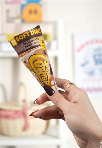 Cornetto Hazelnut. Soft disc lembut, hazelnut dingin, perfect combination buat unwind! #CornettoEnaknyaGabisaNunggu #CornettoCnyaCokelat #CreamyCrunchyCornetto #CornettoHazelnutLumer