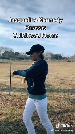 Rubberneckin’ at Hammersmith Farm- Newport, RI #kennedy #jackieo #jfk #presidentkennedy #rhodeisland #newport #news #president @alexa.serowik