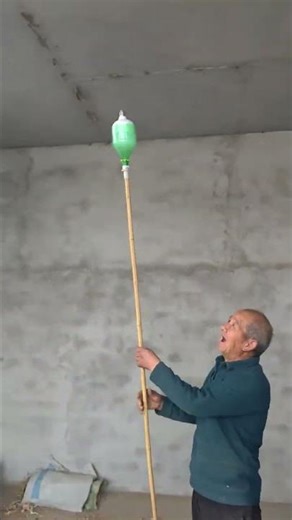 DIY light bulb changer using waste plastic bottles