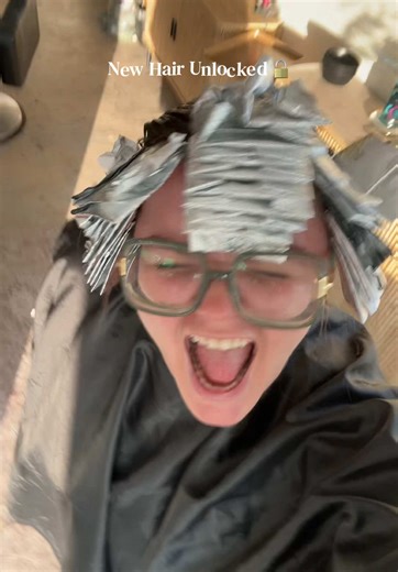 lol in my skunk era? 🦨 #hair #colorblock #hairtok #haircolor @🪿🍊🧺✨🌷