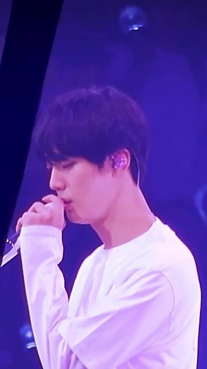 Jin Triple High Note in Crystal Snow | BTS