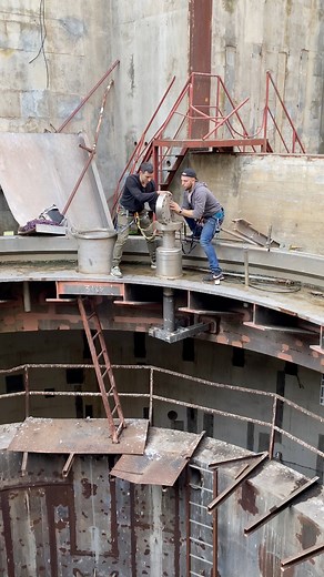 975K views · 4K reactions | These boys are throwing expensive materials into a nuclear reactor… #fblifestyle | Shifer | Facebook