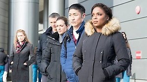 Watch Chicago Med Season 2 Episode 17 - Monday Mourning