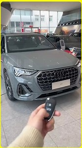 Audi Q3 Bold Edition ₹54.7L | Blacked-Out Styling, 190 hp Quattro & Panoramic Sunroof Audi ne launch kiya Q3 Bold Edition—ek exclusive, sportier version jisme styling pe bold highlights aur bhot saari blacked-out elements diye gaye hain. Yeh variant Technology trim se ₹1.48 lakh zyada premium mein milta hai, aur ex-showroom price hai ₹54.65 lakh. Maire limited units available hain—grab kar lo agar style aur exclusivity chahiye! Special Styling & Limited Edition Perks: Black Styling Package Plus—