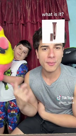 Juego divertido de adivinar el maquillaje