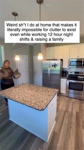 KYLIE MORTON | Home Organization + Decluttering on Instagram: "STEAL MY TRICKS 🔥👇🏻 Being the lunatic that’s been obsessed with decluttering and purging since she was a kid, I know EXACTLY what it takes to live in a calm, clutter-free home that you can actually look forward to coming home to. (PSST-Comment “CLEAN” for the full guide on how I do this in only 30 mins/day!) … and now I help busy women just like you take back their peace (&their sanity) without all the fancy aesthetic, color coded