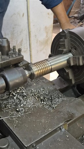 s.s. shafting squre threding work #engineering #engineering #machine #enginiring #welding