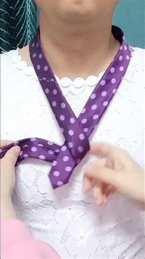 The Easiest Way to Tie an Elegant Scarf Knot! 😍