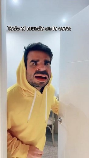 Que lento va el wifi🛜🤣 #shorts #internet #comedia