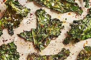 The Most Delicious Baked Kale Chips