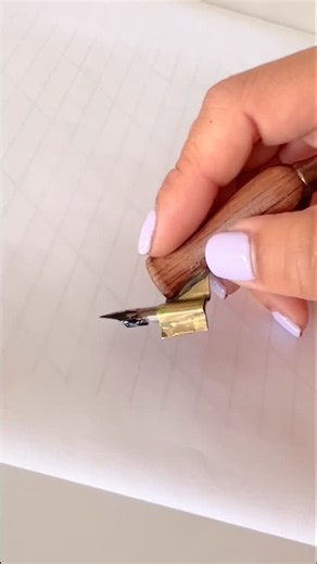 𝐒𝐥𝐨𝐰 & 𝐌𝐢𝐧𝐝𝐟𝐮𝐥 𝐖𝐫𝐢𝐭𝐢𝐧𝐠 ✍🏻 Here is a video of my writing in 𝖤𝗇𝗀𝗋𝗈𝗌𝗌𝖾𝗋’𝗌 𝖲𝖼𝗋𝗂𝗉𝗍 in real time using a flexible pointed nib. This script demands careful movement and frequent pen lifts, much like drawing. Once mastered, it can naturally enhance your script. Hope to see you in my online class! 𝖶𝗁𝗒 𝗅𝖾𝖺𝗋𝗇 𝗐𝗂𝗍𝗁 𝗆𝖾? 🙆🏻‍♀️ ✔️ I’ve been teaching this script for over a decade (even at IAMPETH!). ✔️ I’ve got a Certification of Excellence in it. ✔️ I’ll break