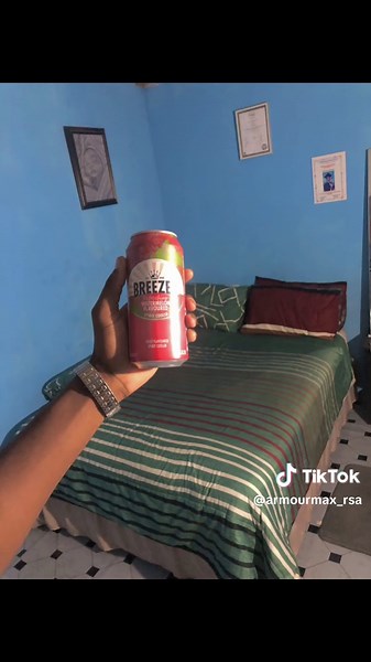 “I bet you can’t complete this workout without a Breezer🔥🕺🏽!” #armourmax_rsa #breeze