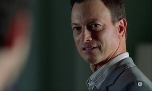 Les experts : Manhattan - S02 E01 - Des dessous convoités