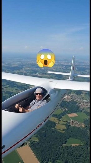 ✈️ World’s Lightest Plane – No Engine, Just Air! 🌬️