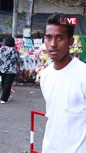 မောင်မောင်လွင် Press Show အကြောင်း