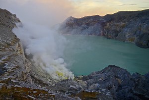 Kawah Ijen Volcano: Blue Fire and Sunrise Hike - Erika's Travels