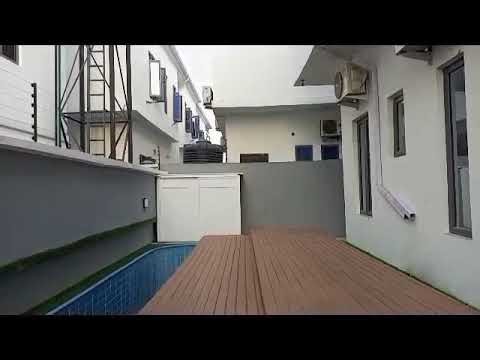 Automatic pool cover