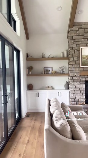 Choosing a paint color might’ve just been the hardest decision for us when building. We wanted a warm white but didn’t want any yellow showing through. We ended up going with @sherwinwilliams pure white. It’s bright and clean without being stark and cold. It’s a warm white without the yellow undertones. We went with an egg shell finish and could be happier with the results. ⭐️Like and save this post for later and share with a friend who is in the price of picking out paint! #paintcolor #building