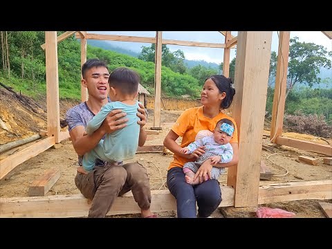 Build a wooden house, sister and grandparents help build the house - Build Green Life