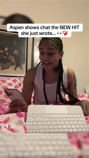 Aspen shows chat the NEW HIT she just wrote… 👀❤️‍🩹 #aspenkartier #viral #fyp