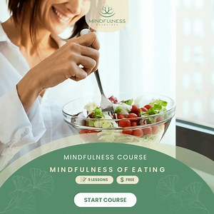 Free Online Mindfulness Courses: Mindfulness of Eating This course includes: 👉 Why mindful eating is NOT a diet 👉 How to practice mindfulness in daily life 👉 How to recognize WHY we eat 👉How to recognize physical hunger 👉How to use a hunger fullness scale 👉 How to recognize when, what and how we want to eat 👉 How to understand “head-hunger” 👉How to mindfully enjoy food that will fuel our lives Start the course here: https://mindfulnessexercises.com/free-online-mindfulness-courses/mindful