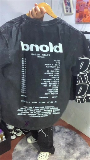 Stylish Blond American Retro T-Shirt Collection