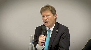 Labour got double the number of votes, but over 100 times more MPs... How can this be right? The electoral system needs reform. #reformuk | Reform UK