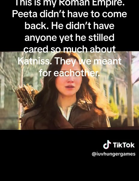 I live this scene. I need a book and movie of their life after the rebellion.#peetamellark #katnisseverdeen #everlark