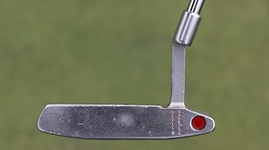 Why the red dots on Tiger Woods' iconic putter are important