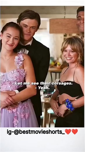 bestmovieshorts Official on Instagram: "🎬Movie: Falling Down ⭐ Genre: Action, Drama, Thriller ⏳ Runtime: 112 minutes 🌟 Rating: 7.6/10 (Commonly cited public rating) ☀️ Cast: Michael Douglas (William "D-FENS" Foster), Robert Duvall (Detective Prendergast), Barbara Hershey, and more. 📖 Brief Overview: The clip features William "D-FENS" Foster (Michael Douglas), looking dishevelled and carrying a briefcase, standing in the middle of a Los Angeles street. He is confronted by two local gang member