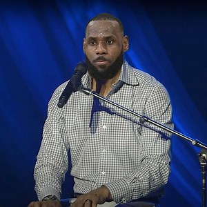 2M views · 122K reactions | One Last Cry - Brian McKnight | Lyrical Universe | Facebook