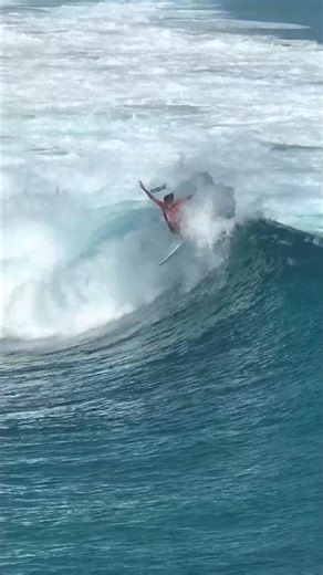 Life and surf by the Waves | Encuentro Beach #travel #paradise #beachvibes