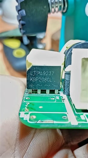 Diode remove tips #pcb #component #electronic #shortvideo