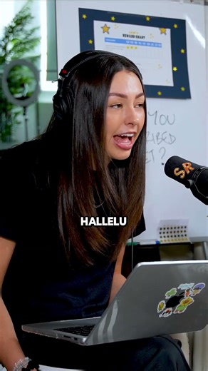 Teaching Pete Wicks the hallelujah trend #petewicks #podcast #hallelujah #samthompson