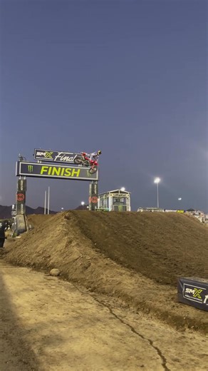 🚨🏁RESULTS | Jett Lawrence and Jo Shimoda win the opening motos in Las Vegas. #moto #mx #mxgp #mx2 #mxon #amasx #wsx #smx #dirtbikes #bikes #supercross #motocross #plessinger #lawrence #stewart #prado #barcia #tomac #roczen #deegan #livemx #livemotocross 🎥 SuperMotocross | Live Motocross