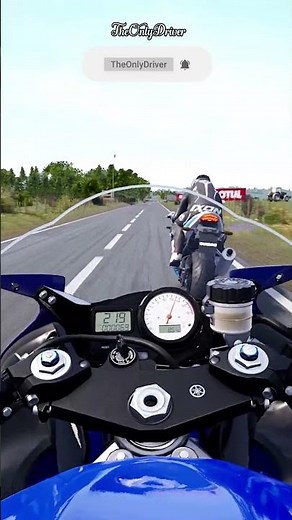 2002 Yamaha YZF-R6 vs Suzuki GSX-R 600