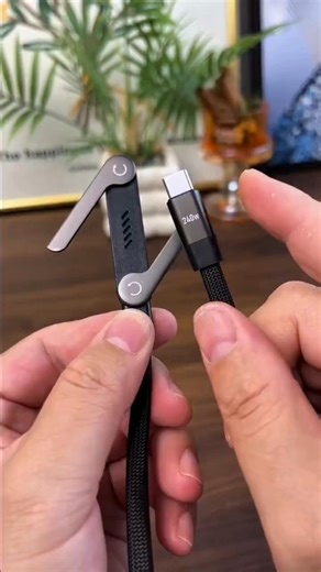 ViralGadgets Studio on Instagram: "Link in bio 🔌for the stable, fast-charging stand with a gravity hinge for any surface."