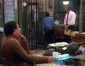 Barney Miller S07E12 Stormy Weather - video Dailymotion