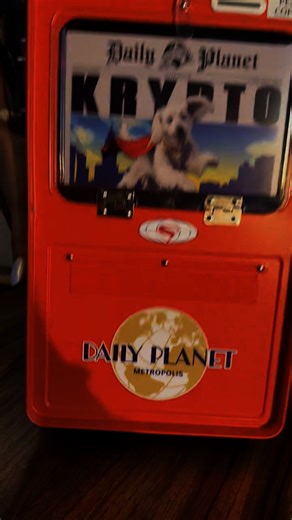 7K views · 78 reactions | The #Superman popcorn bucket at AMC Theatres. $33, and it comes with a large popcorn. Each movie theater chain has their own Superman bucket. Here's all of them: https://buff.ly/av8sCdx | Attractions Magazine | Facebook