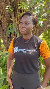 🎯 Découvrez Sira Keita — entrepreneure guinéenne, boursière Mandela Washington 2025, et actrice du changement dans l’agriculture et le développement communautaire ! De la gestion de contrats de grande envergure dans le secteur minier au lancement d’une unité de transformation alimentaire à Conakry, Sira valorise les produits locaux comme le gingembre, l’ail et le piment pour en faire des options plus saines 🌶️🧄. Sa mission ? Réduire les pertes post-récolte et donner plus de pouvoir aux agricu