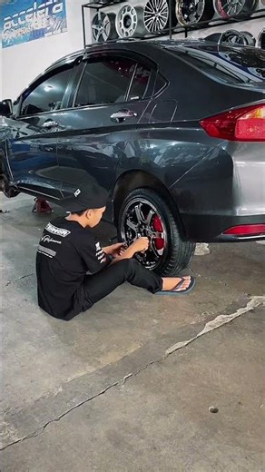 HONDA CITY UPGRADE VELG PAKE VELG HSR BOROKO TJH R17 BLACK CHROME