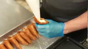 Who loves dessert ? Trigona Panoramatos 🤤 Trigona, means triangles in Greek. Panorama is the district of Thessaloniki where Trigona Panoramatos are considered a regional speciality 👌 If you love Galaktoboureko this is a cousin that’s on steroids 💪🤤👌 My goodness gracious me 👏👏 #thessaloniki #greece @kalymnospastries www.iagtm.com.au | It's All Greek to Me