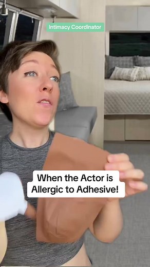 599K views · 10K reactions | Have you ever seen this on screen?? #intimacycoordinator #actor #behindthescenes #greenscreen | Jessica Steinrock - Intimacy Coordinator | Facebook